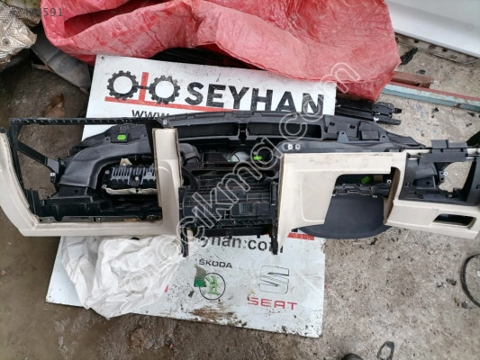 3G1819389 Passat b8 patlak göğüs