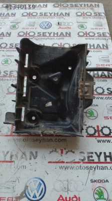 5Z0915331B vw polo 2002-14 fabia 2000-10 akü altı yuvası